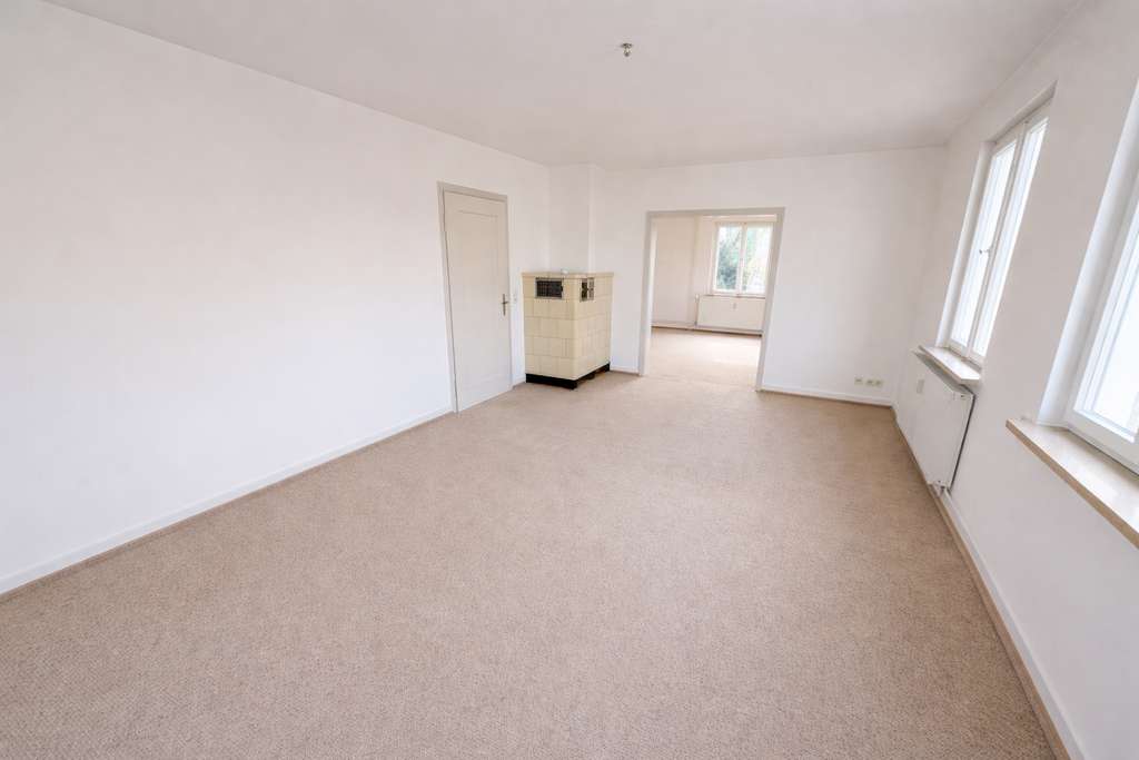 Immobilie in Trossingen - Attraktives Mehrfamilienhaus mit großem Garten und Entwicklungspotenzial - Bild 1