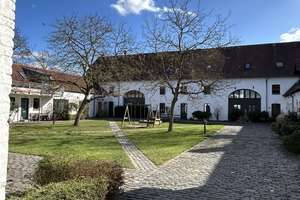Hofflair - charmante 2-Raum-DG-Wohnung in Köln Roggendorf/Thenhoven