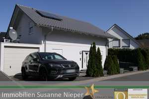 Modernes, innovatives, freistehendes Einfamilienhaus mit Frisch-Luft-Heizsystem und Solaranlage – Solingen – Vorschaubild 1