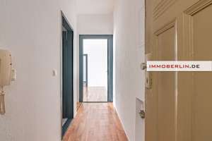 IMMOBERLIN.DE - Helle einzugsfreie Altbauwohnung mit ruhiger Terrasse in beliebter Kiezlage