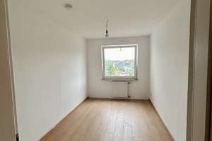 Wohnen mit Charakter: Geräumige Vierzimmerwohnung in Köln-Porz – Die vollständige Adresse der Immobilie erhältst du vom Anbieter., 51143 Porz (Ortsteil), Köln – Vorschaubild 5