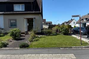 Charmante Doppelhaushälfte mit Garage und großem Potenzial in Bönen – Die vollständige Adresse der Immobilie erhältst du vom Anbieter., 59199 Bönen – Vorschaubild 2