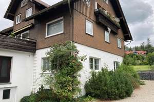 VIELSEITIGES MEHRFAMILIENHAUS MIT  GEWERBEMÖGLICHKEIT UND  AUSBAUPOTENZIAL – Die vollständige Adresse der Immobilie erhältst du vom Anbieter., 88178 Heimenkirch – Vorschaubild 2