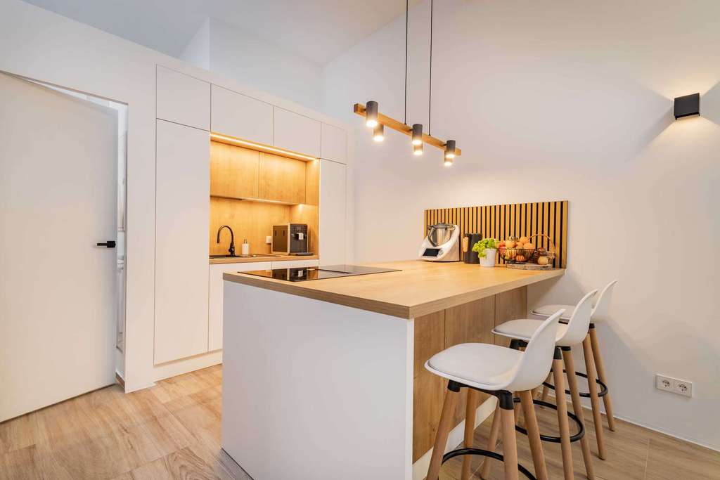 Immobilie in Elzach - Neusaniertes Wohnhaus mit großzügiger Dachterrasse sowie Büro- & Lagerflächen im Zentrum von Elzach - Bild 4