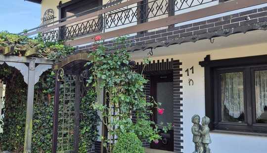 Bild von Haus mit Werkstatt, Lager und Scheune