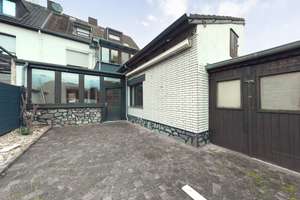 Doppelhaushälfte mit ausgebautem Dachgeschoss, zwei Wintergärten und Garten – Die vollständige Adresse der Immobilie erhältst du vom Anbieter., 41189 Wickrath-West, Mönchengladbach – Vorschaubild 2