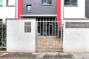 + EDLE TERASSENWOHNUNG + ZWEI PRIVATGÄRTEN + SÜDWEST-LAGE + GEHOBENE INNENAUSSTATTUNG + TIEFGARAGE + – Sandinostraße 3, 13055 Alt-Hohenschönhausen, Berlin – Vorschaubild 9
