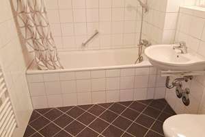Helle und ruhige 2-Zimmer-Dachgeschoßwohnung (frei) im Münchner Süden mit Alpenblick – Sankt-Wendel-Straße 45, 81379 Thalkirchen, München – Vorschaubild 12