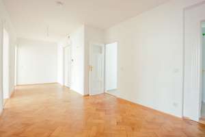 AIGNER - Helles 3 Zimmer Altbaujuwel mit Einbauküche am Hohenzollernplatz – Die vollständige Adresse der Immobilie erhältst du vom Anbieter., 80796 Neuschwabing, München – Vorschaubild 2
