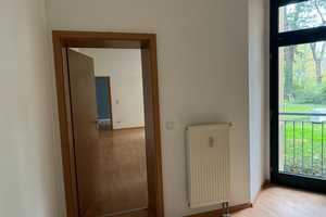 Nette 2-Raum-Wohnung mit EBK und Balkon zwischen Hasselbachplatz und Uniklinik! – Hellestr. 2 a, 39112 Magdeburg – Vorschaubild 3