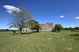 Property thumbnail 2