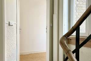 ***Kernsaniert: Helle 2 Zi. Altbauwohnung mit Balkon, zentrale Lage*** – Bunsenstraße 1, 65203 Biebrich, Wiesbaden – Vorschaubild 3
