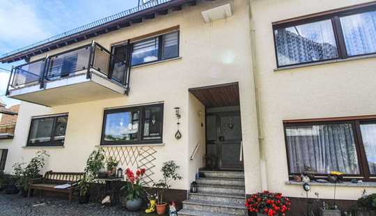Bild von Familientraum trifft Kapitalanlage: charmantes Mehrfamilienhaus und zwei Scheunen in Weilmünster