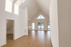 Exklusive Penthousewohnung mit 6 m Deckenhöhe & Süd-Loggia