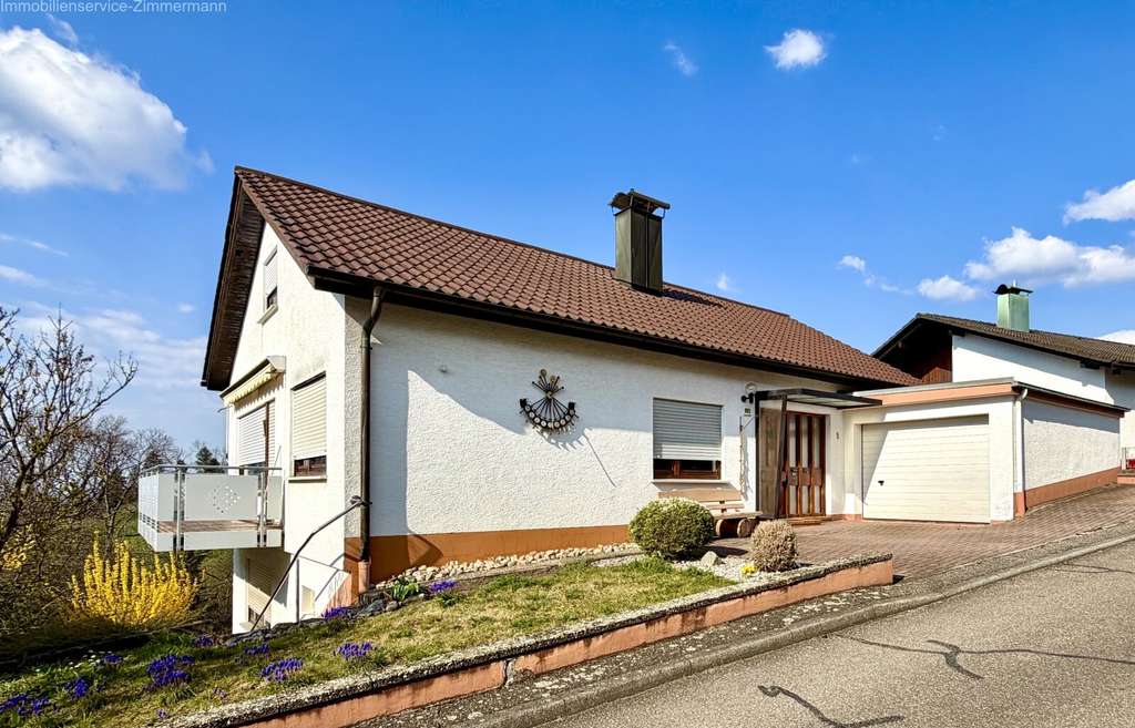 Immobilie in Lauf - Freistehendes EFH in ruhiger Lage und Ausbau-Potential zu verkaufen.  - Bild 0