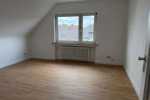 Renovierte Dachgeschosswohnung in ruhiger und dennoch zentraler Lage im beliebten Essen-Kettwig! – Schulstraße 16A, 45219 Kettwig, Essen – Vorschaubild 4