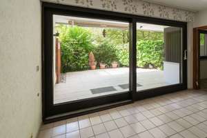 Eine Wohnung, viele Möglichkeiten – 4 Zimmer, Terrasse und Garagenstellplatz – 45134 Stadtwald, Essen – Vorschaubild 2