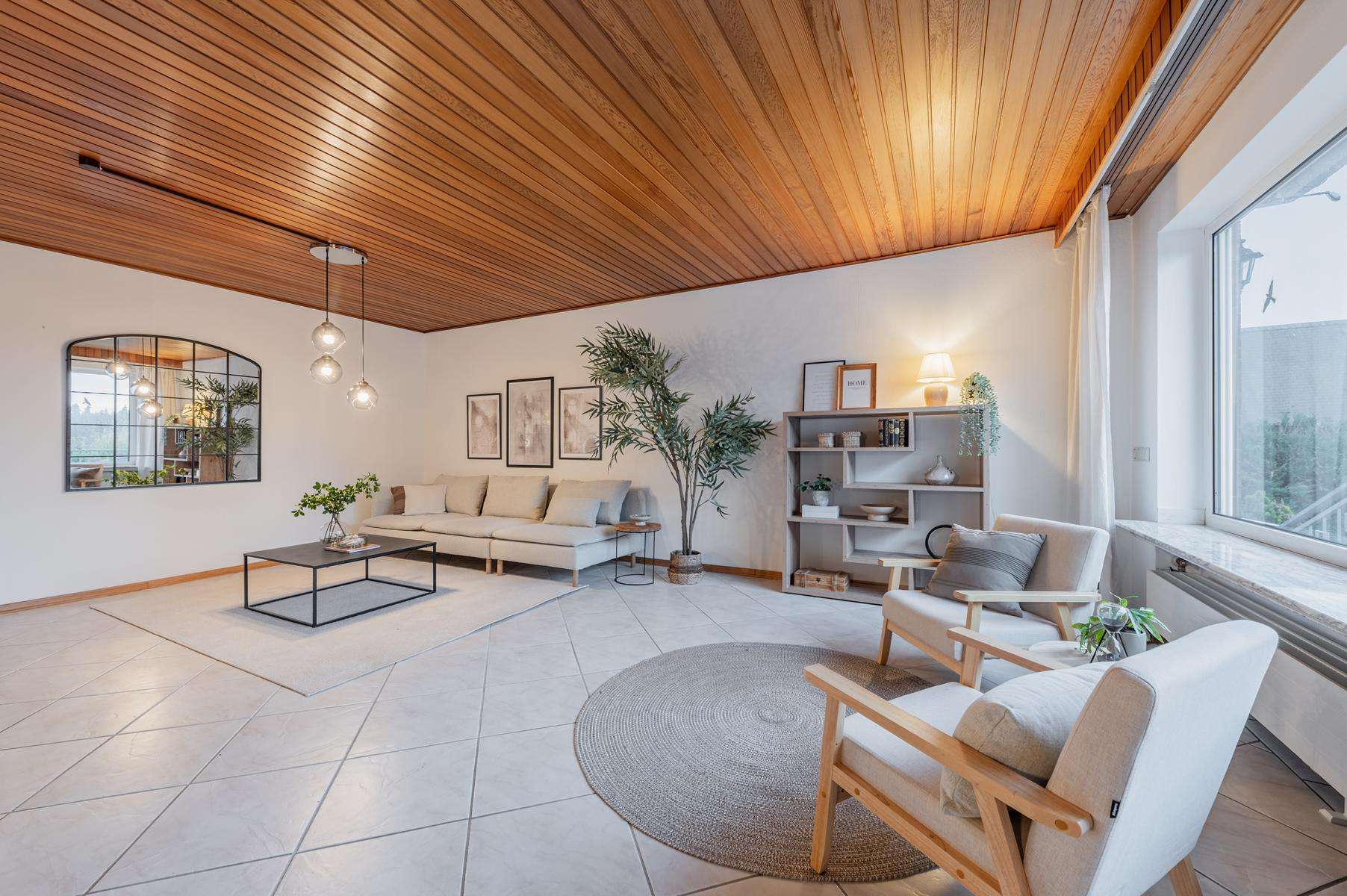 Immobilie in Altweidelbach - Großzügiger Bungalow mit Garage, möglicher Einliegerwohnung und pflegeleichter Grünfläche - Bild 2