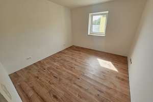 Großzügige 4-Zimmerwohnung mit 2 Balkonen, Tageslichtbad, Abstellraum und effizientem Grundriss – Mittagstr. 8, 39124 Neue Neustadt, Magdeburg – Vorschaubild 5
