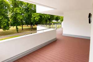 Lichtdurchflutete 3-Zimmer-Wohnung - ca. 50 m² Sonnenterrasse im 1.OG - Pkw-Stellplatz - Bezugsfrei
