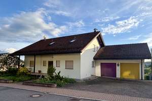 Viel Platz für Ihre Ideen: Gepflegtes Einfamilienhaus in Limbach
