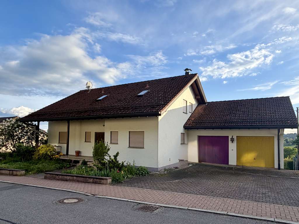 Immobilie in Limbach - Viel Platz für Ihre Ideen: Gepflegtes Einfamilienhaus in Limbach - Bild 0