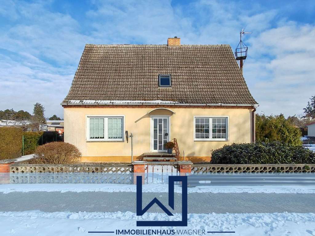 Immobilie in Rosenow - Gut konzipiertes Einfamilienhaus mit großem Grundstück und attraktivem Nebengelass - Bild 0