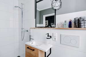 Modernes Zuhause mit Wohlfühlcharakter – KfW-70-Townhouse mit Garten, Studio und Dachterrasse. – Die vollständige Adresse der Immobilie erhältst du vom Anbieter., 21335 Rettmer, Lüneburg – Vorschaubild 14