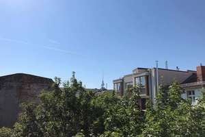 Fully furnished top floor apartment with balcony near Rosenthalerplatz – Die vollständige Adresse der Immobilie erhältst du vom Anbieter., 10115 Mitte (Ortsteil), Berlin – Vorschaubild 1