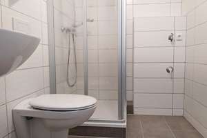 Und den Bäcker gleich vor der Tür! Single- Apartment mit offener Küche und 2 Balkonen in Halles Süde – Amsterdamer Str. 2, 6128 Südstadt, Halle (Saale) – Vorschaubild 4
