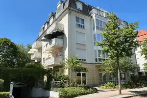 BEZUGSFREI! Ruhige Lage! 2-Raum-Wohnung mit Separate Küche und Tiefgarage, zu verkaufen! – Dresden – Vorschaubild 9