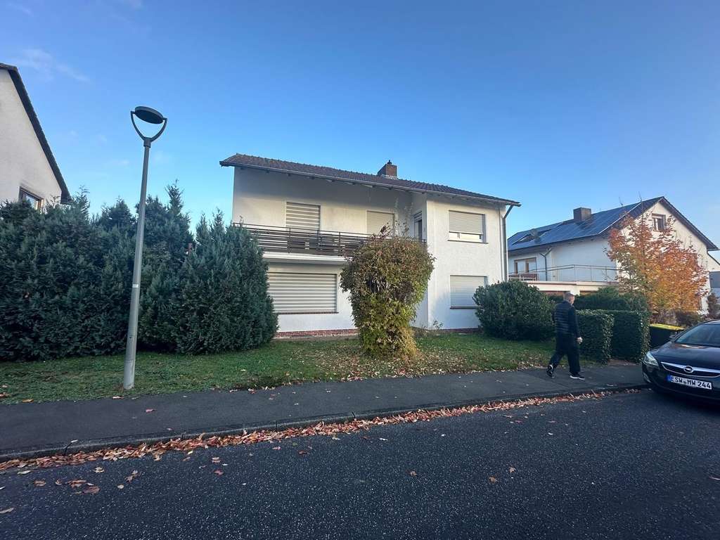 Immobilie in Eschwege - Gepflegtes Zweifamilienhaus mit Garten - Bild 1