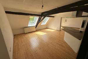 Großzügig geschnittene, lichtdurchflutete Dachgeschosswohnung – Die vollständige Adresse der Immobilie erhältst du vom Anbieter., 66131 Ensheim, Saarbrücken – Vorschaubild 2