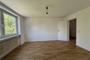 Sonnige 2-Zimmerwohnung mit Loggia – Rathenaustraße 132, 80937 Am Hart, München – Vorschaubild 3