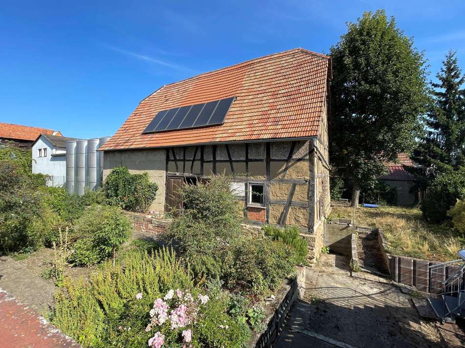 Scheune im Gartenbereich