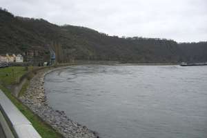 1. Linie am Rhein, Sonnenseite, Sankt Goarshausen Mittelhaus 145 QM – Rheinstrasse 28, 56346 Sankt Goarshausen – Vorschaubild 1