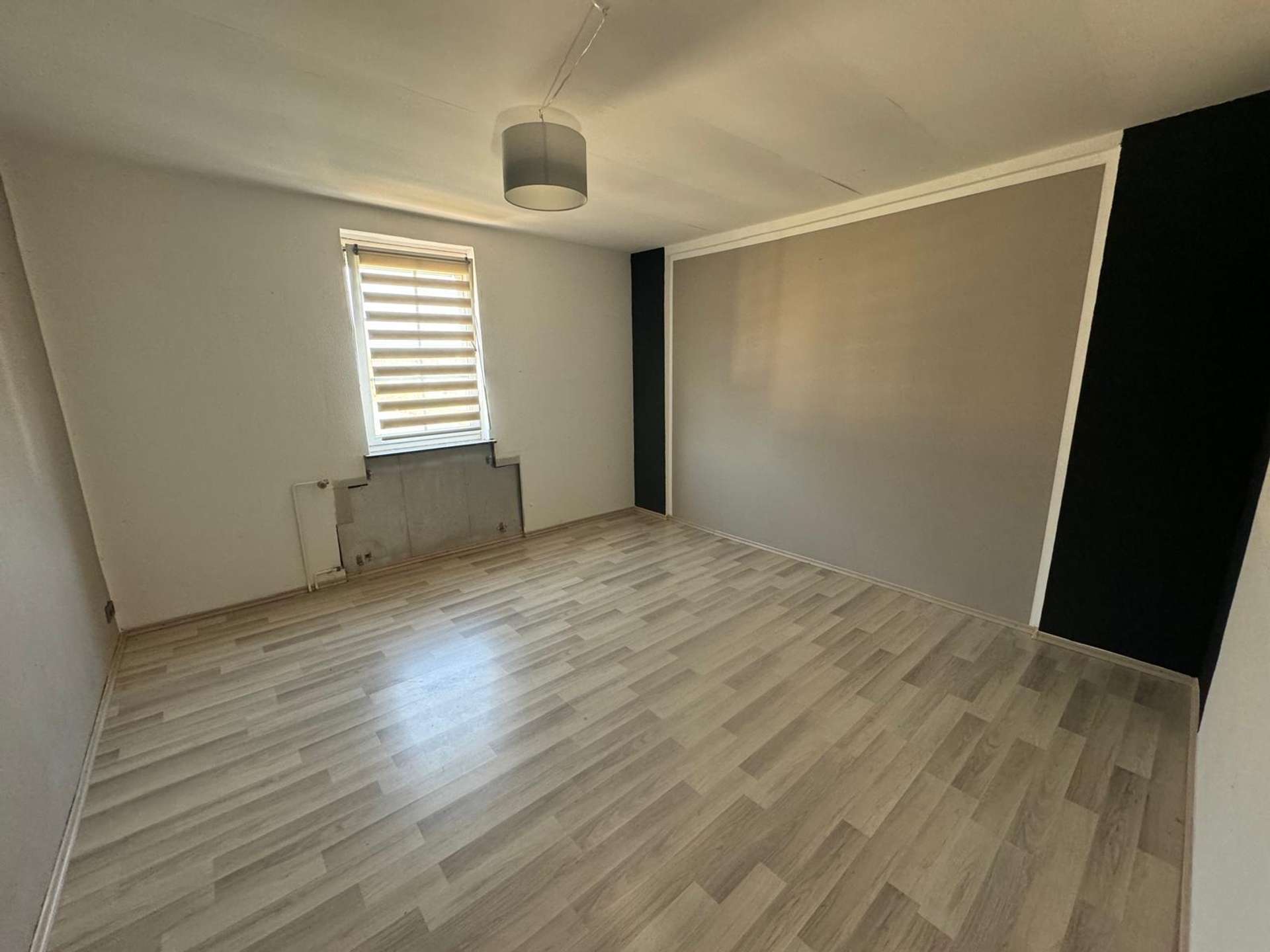 Immobilie in Extertal - Vielseitiges Wohnhaus mit Potenzial - Umbau zum 3-Familienhaus möglich - Bild 2