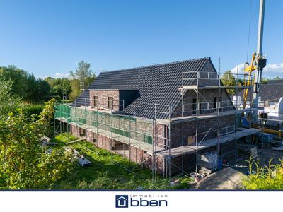 Exklusive und energieeffiziente Neubau-Doppelhaushälfte in Moorhusen!
