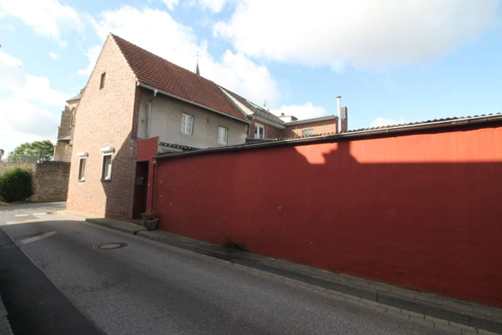 Immobilie in Linnich - Einfamilienhaus mit tollem Grundstück - Bild 0