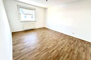 Gut geschnittene 3-Zimmerwohnung mit süd/west Balkon seitlich der Biebricher Allee! – Simrockstraße 16b, 65187 Biebrich, Wiesbaden – Vorschaubild 4