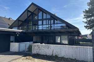 Familienfreundliches Architektenhaus in TOP-Wohnlage mit tollem Fernblick bis zum Ölberg!! – Die vollständige Adresse der Immobilie erhältst du vom Anbieter., 53639 Königswinter – Vorschaubild 1