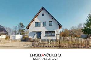 Raumwunder mit Gartenidylle – Modernisiertes Einfamilienhaus in Iversheim