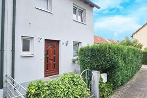 Schönes Reihenendhaus  mit Garten, Garage und Stellplatz in Nürnberg-Gebersdorf – Die vollständige Adresse der Immobilie erhältst du vom Anbieter., 90449 Gebersdorf, Nürnberg – Vorschaubild 3