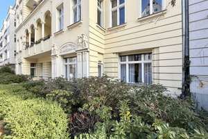 Charmante Altbauwohnung mit historischer Eleganz in schöner Lage