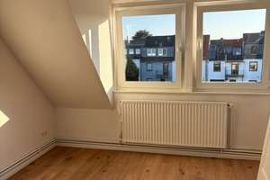 Frisch renovierte  4,5 Zimmern Whg. Mit  Balkon in Bremen