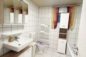 Hochwertiges 3-Familienhaus mit Einliegerwohnung, PV-Anlage  Gartenparadies – Die vollständige Adresse der Immobilie erhältst du vom Anbieter., 91183 Abenberg – Vorschaubild 46