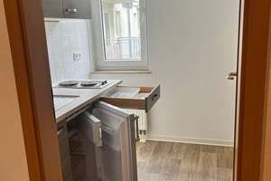 Frisch renovierte 2-Zimmer mit Dusche in beliebter Lage! TG mgl.! Teilmöbliert! – Olbernhauer Straße 16-18, 9125 Altchemnitz, Chemnitz – Vorschaubild 1