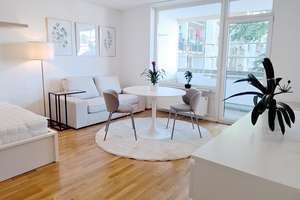 Lichtdurchflutetes, vollmöbliertes 1-Zimmer-Apartment mit Südbalkon und separater Küche