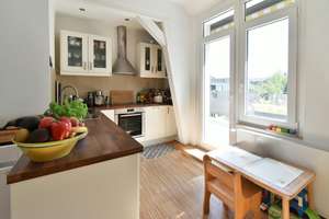 Charmante Dachgeschoss-Maisonette-Wohnung
in Rüttenscheid – Die vollständige Adresse der Immobilie erhältst du vom Anbieter., 45131 Rüttenscheid, Essen – Vorschaubild 4
