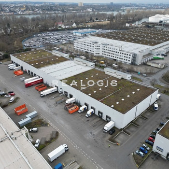 Im Alleinauftrag: Lager- / Logistikflächen - flexibel teilbar - 12x Rampe